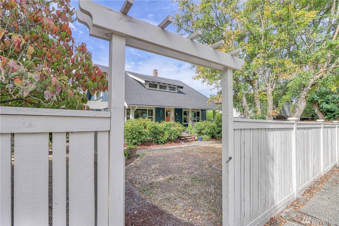 2908 Grandview Dr - Photo 1