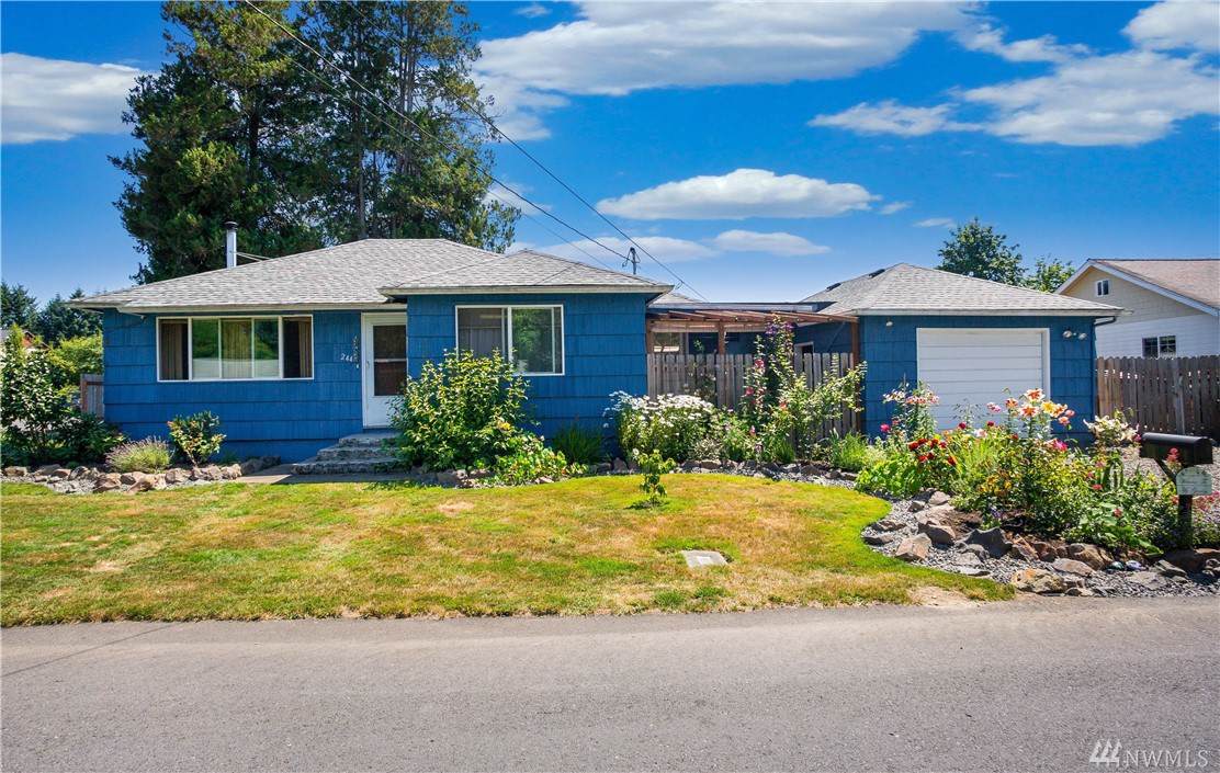 244 Pioneer Ave - Photo 1