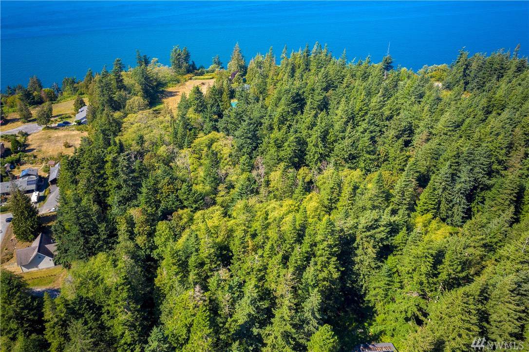 1 West Shore Dr - Photo 1