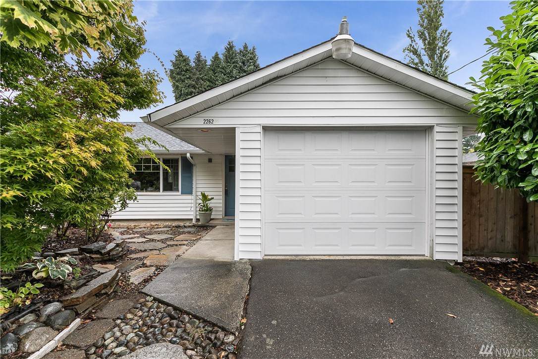 2262 Shelton Ave - Photo 1
