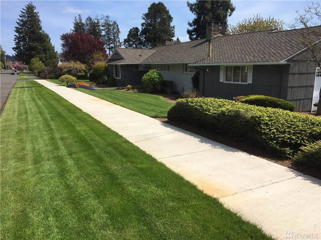 219 9th Street - Photo 1