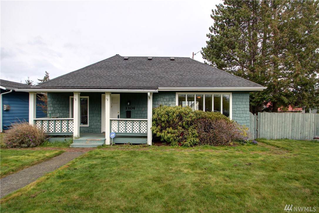 1104 19th Street - Photo 1