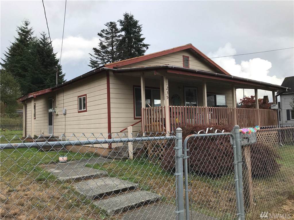 1235 Larch St - Photo 1