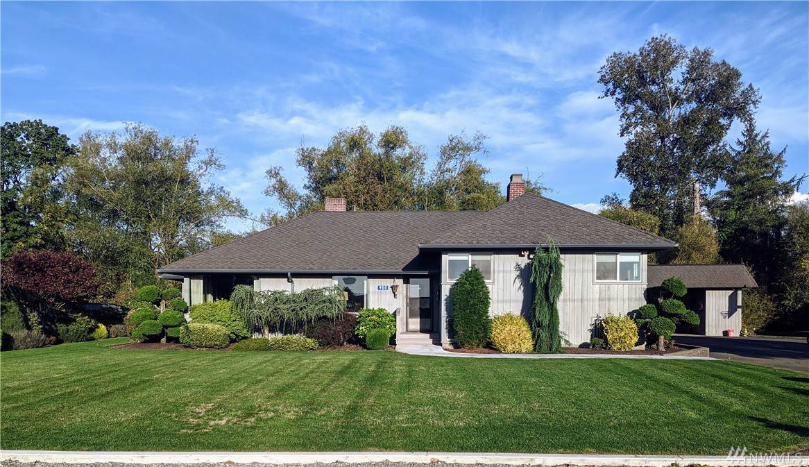 900 Pine St - Photo 1