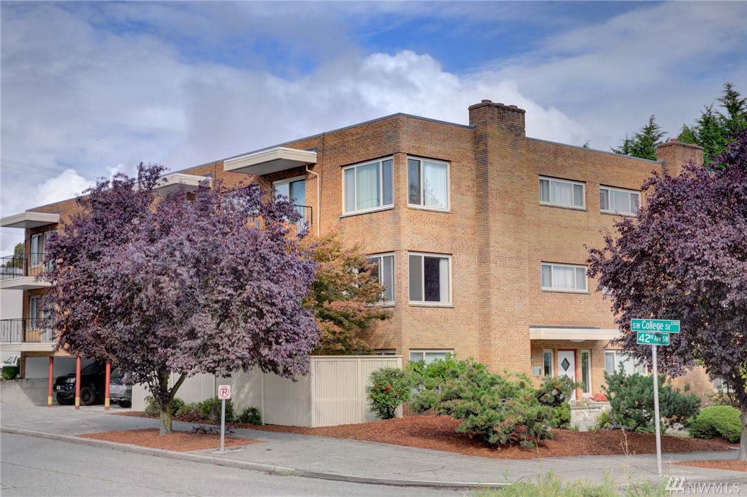 2229 42nd Ave - Photo 1