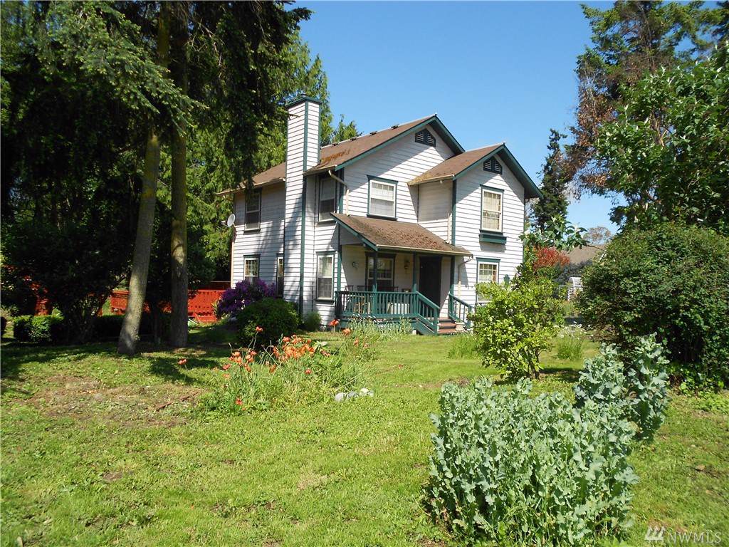 933 Thomas St - Photo 1