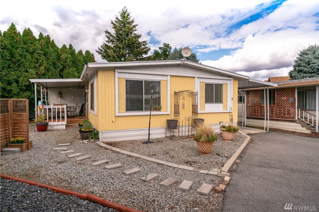 1311 Maple St - Photo 1