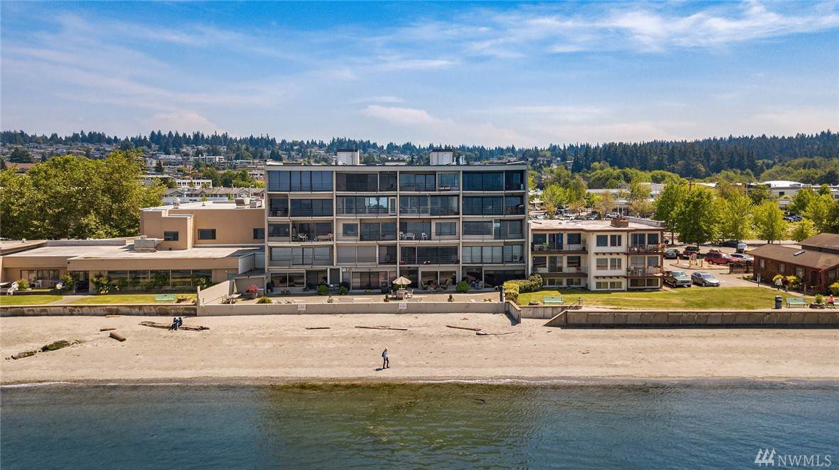 200 Beach Place - Photo 1