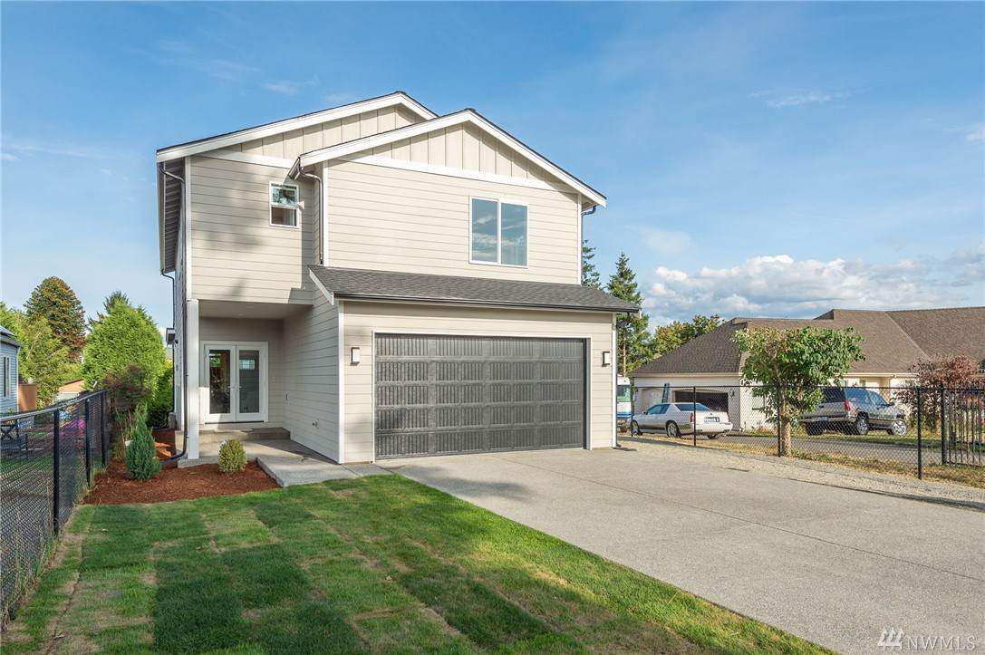 2548 Sheridan Ave - Photo 1