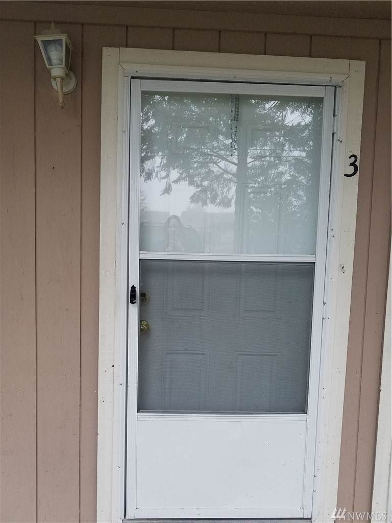 7619 Douglas St - Photo 1
