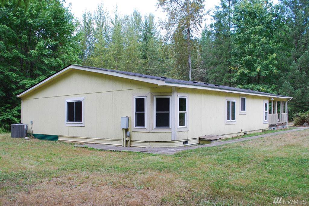 1509 390th St S - Photo 1