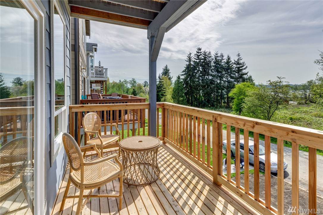 1688 Kingsley Ave - Photo 1