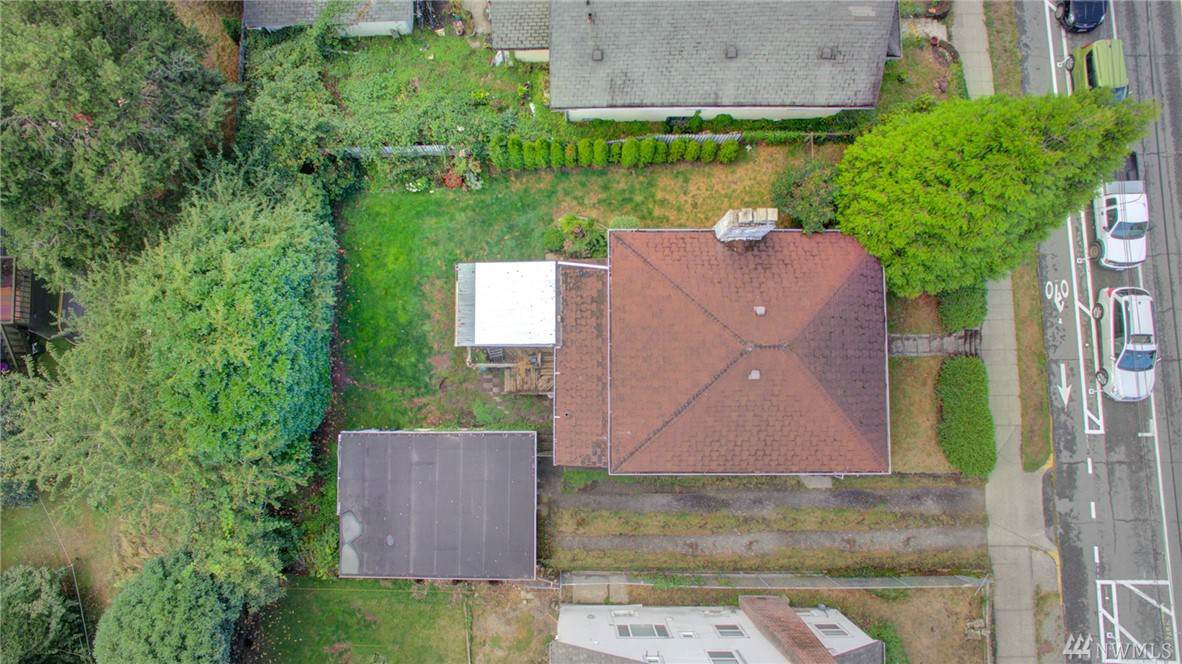 825 70th St - Photo 1