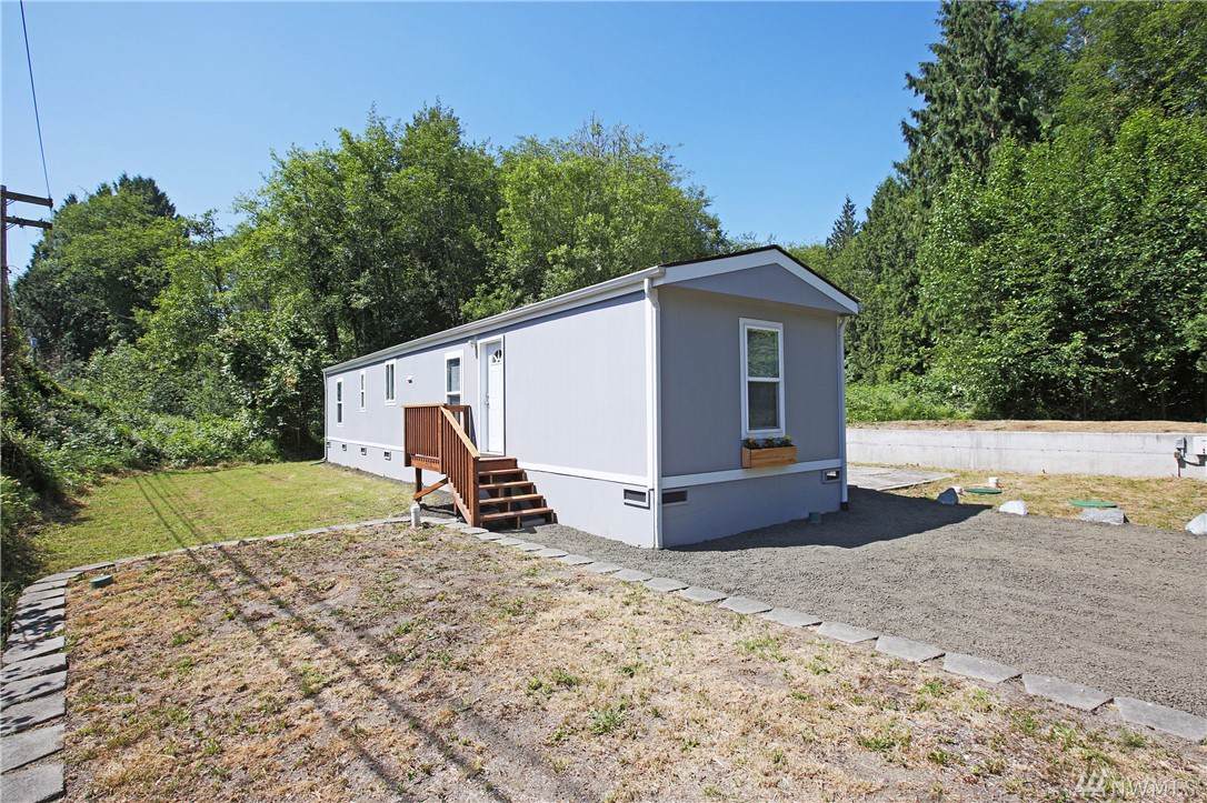 1570 Pine Rd - Photo 1