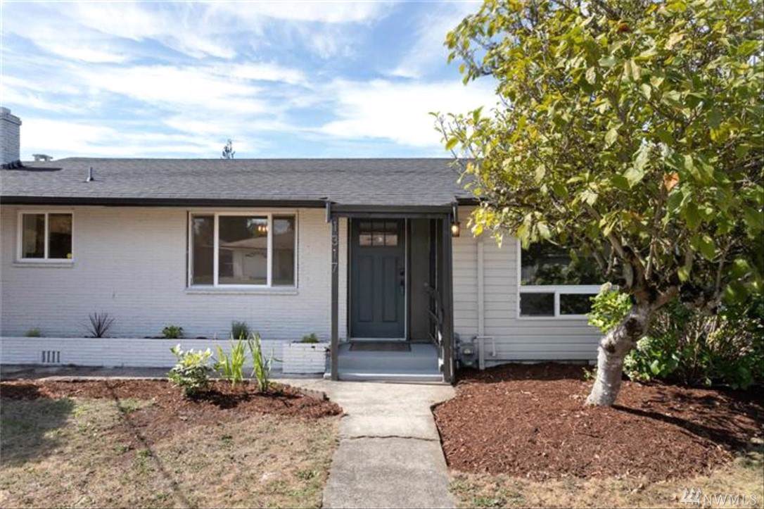 1317 F St - Photo 1