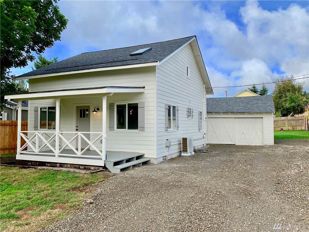 319 Mcarthur St - Photo 1