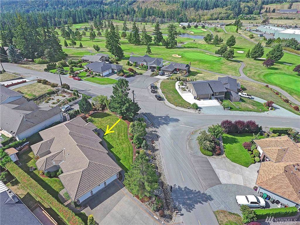 242 Lochwood Dr - Photo 1
