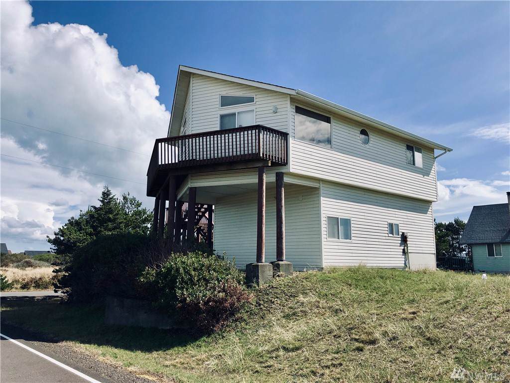1201 Fairwood Dr - Photo 1