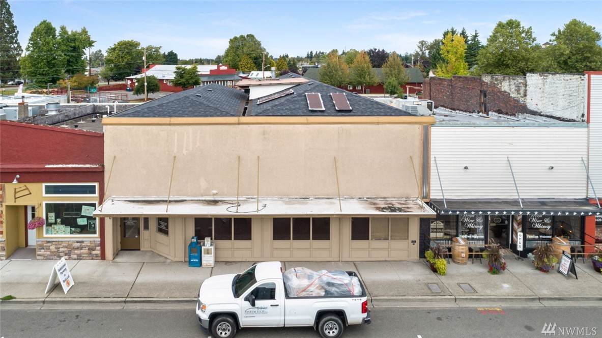 740 Main St - Photo 1