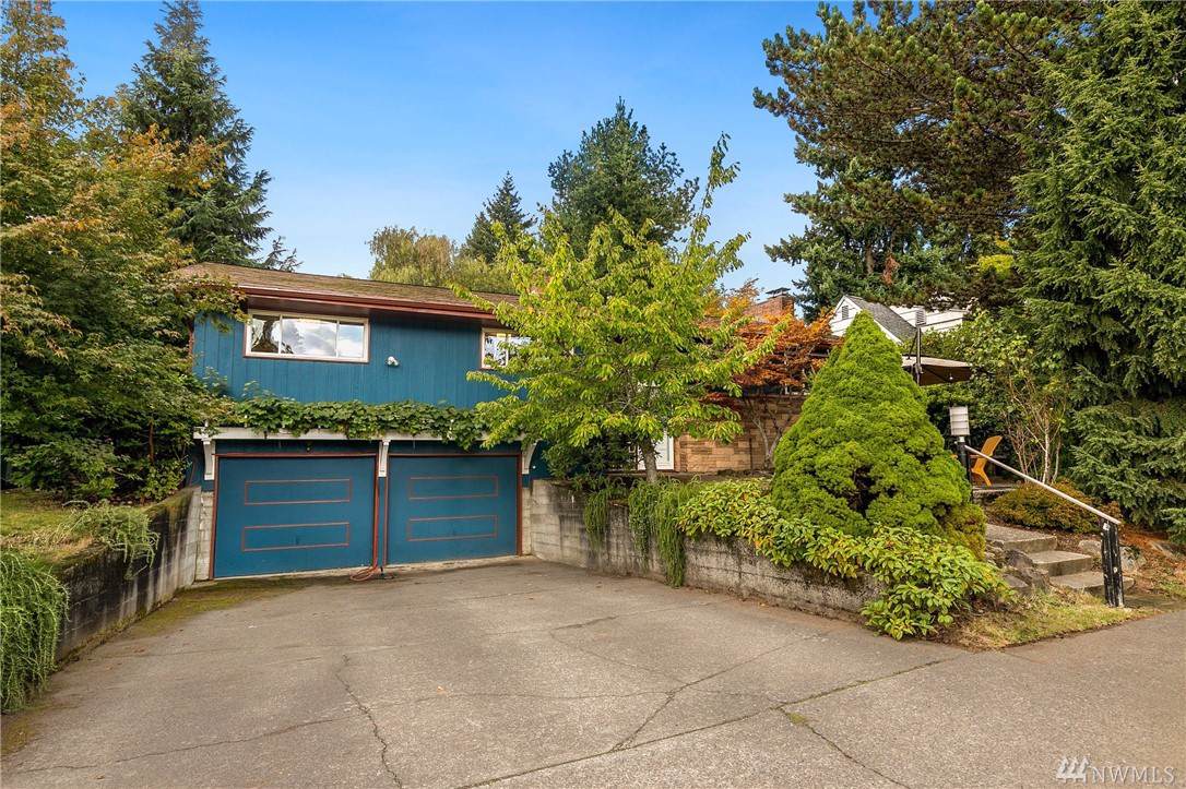 8021 43rd Ave - Photo 1