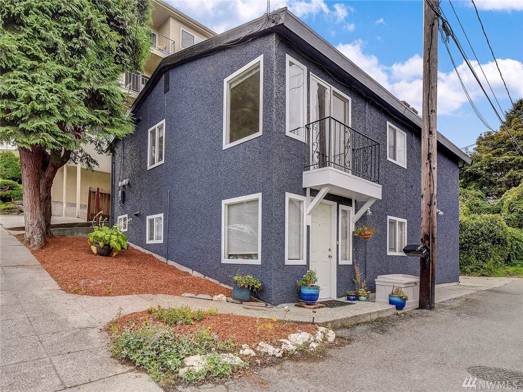 3011 Warren Ave - Photo 1