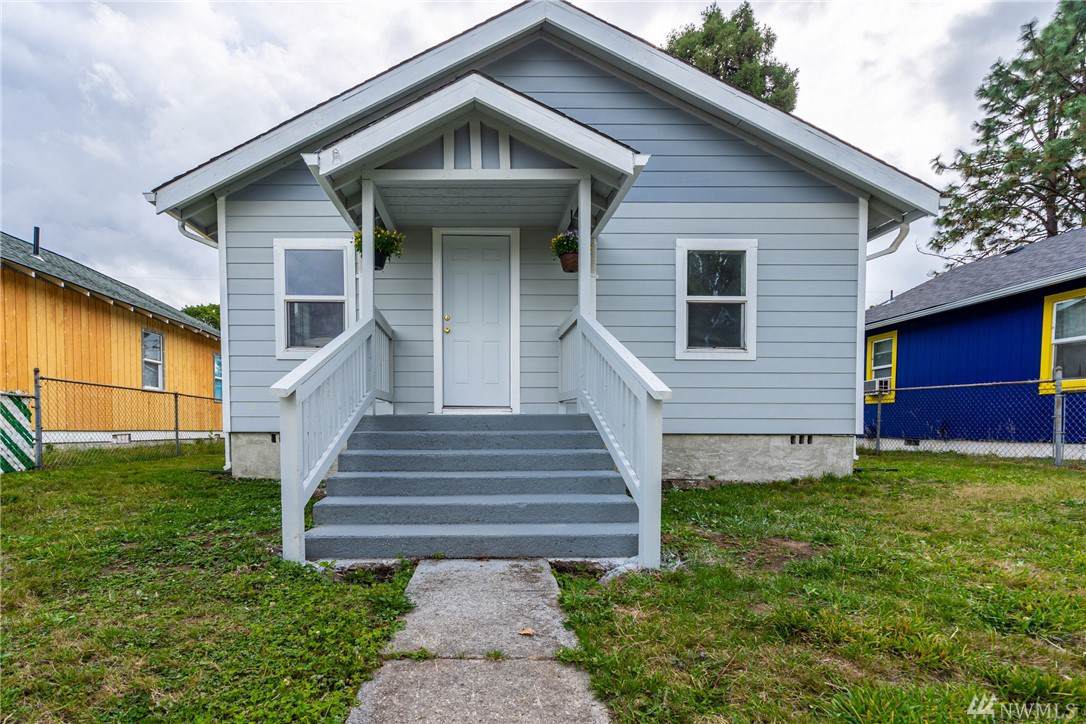 258 21st Ave - Photo 1