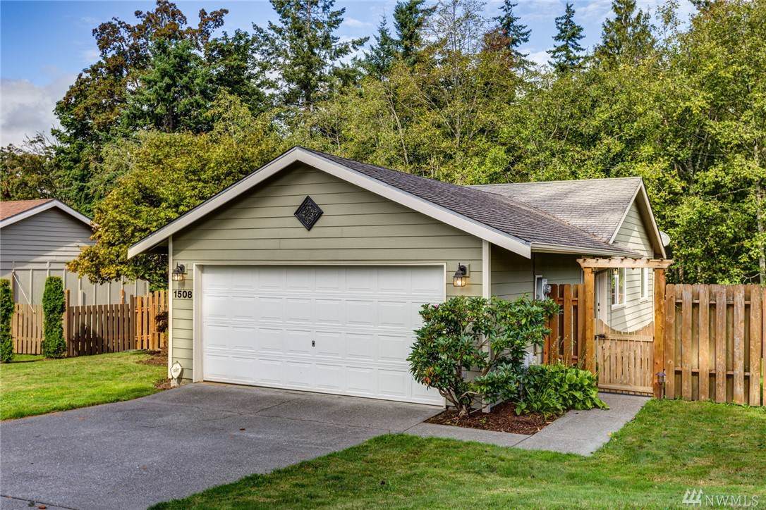 1508 Roma Rd - Photo 1