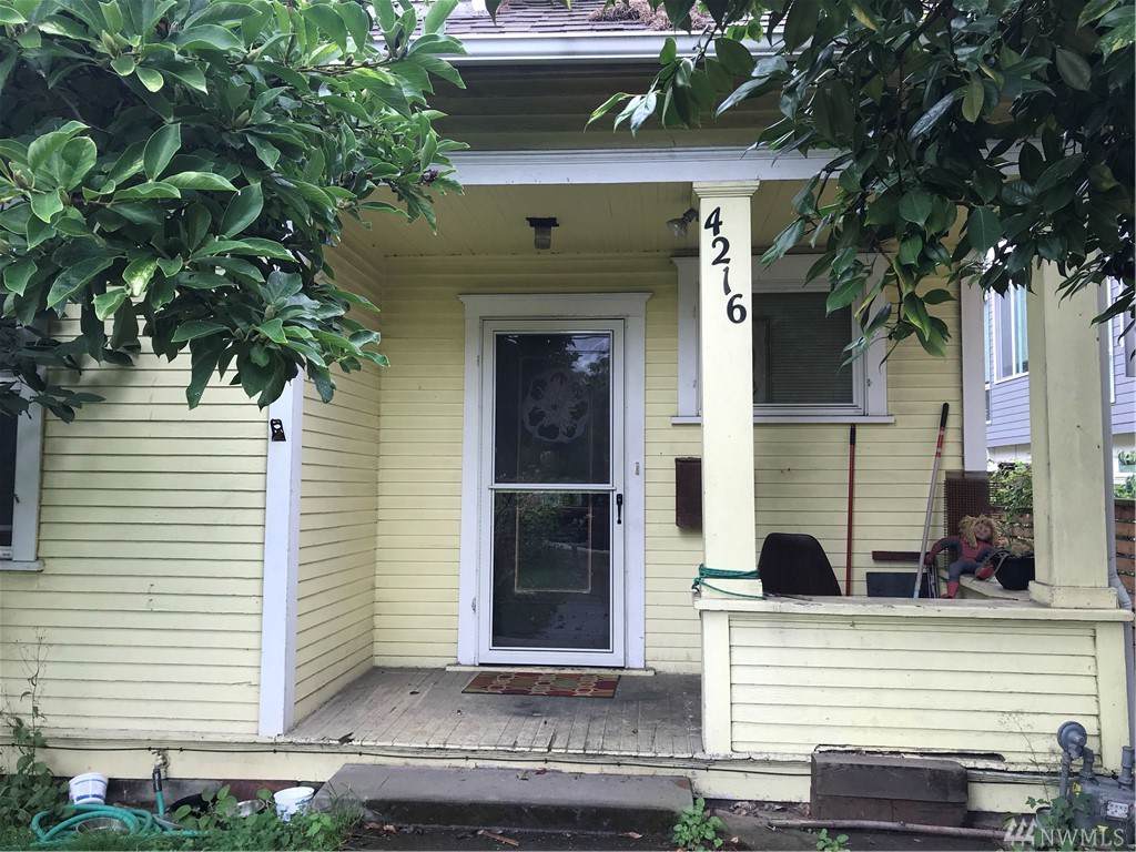 4216 Linden Ave - Photo 1