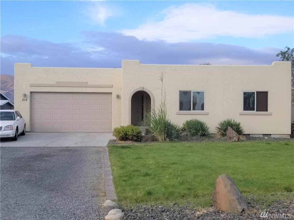 512 Oasis Place - Photo 1