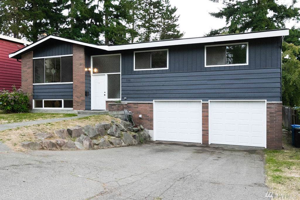 159 165th St - Photo 1