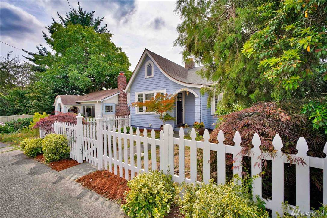 8415 Fremont Ave - Photo 1