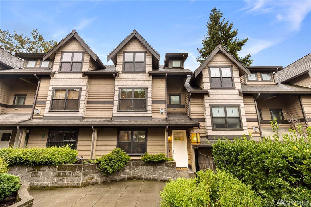 315 Bellevue Way - Photo 1