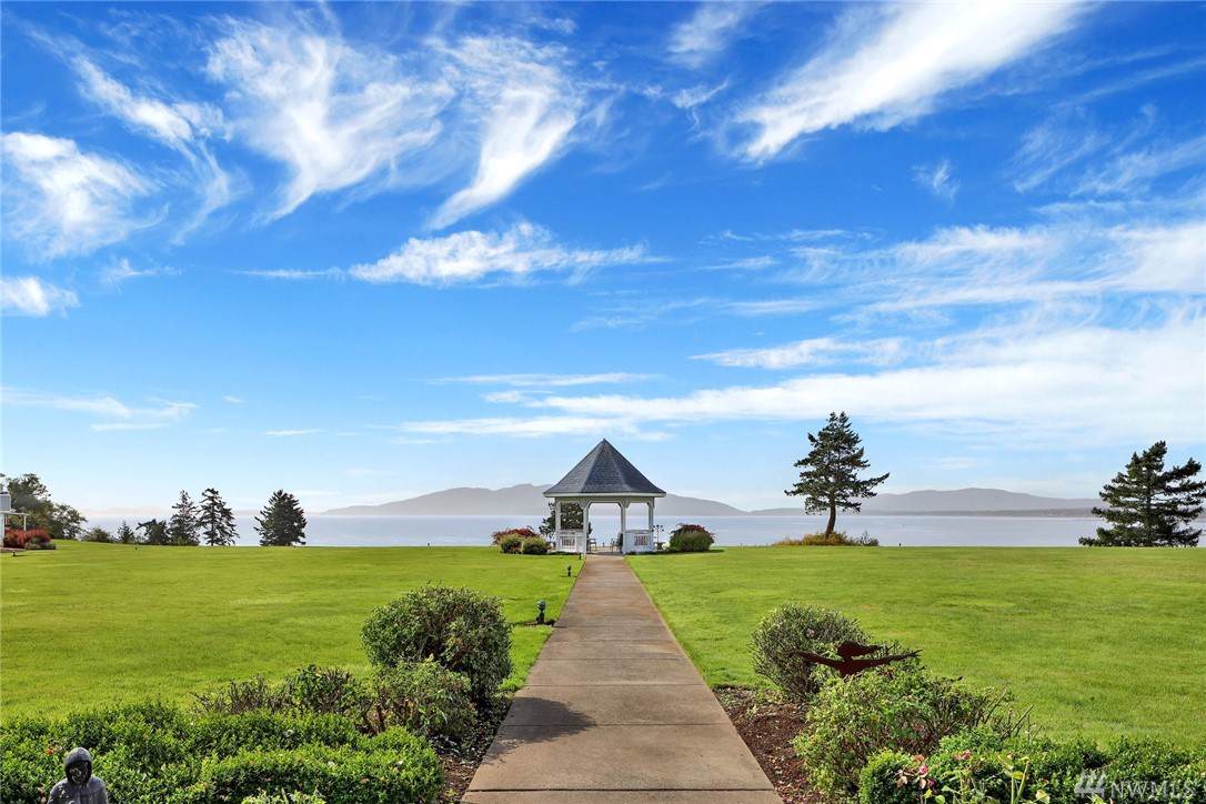 909 Marine Dr - Photo 1