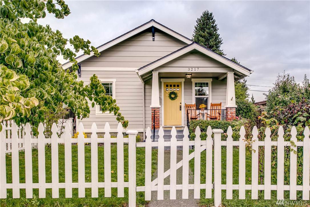 3217 Melrose St - Photo 1
