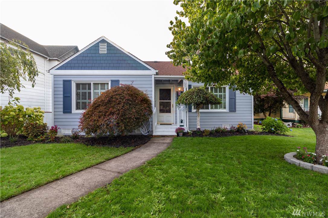 705 G St - Photo 1