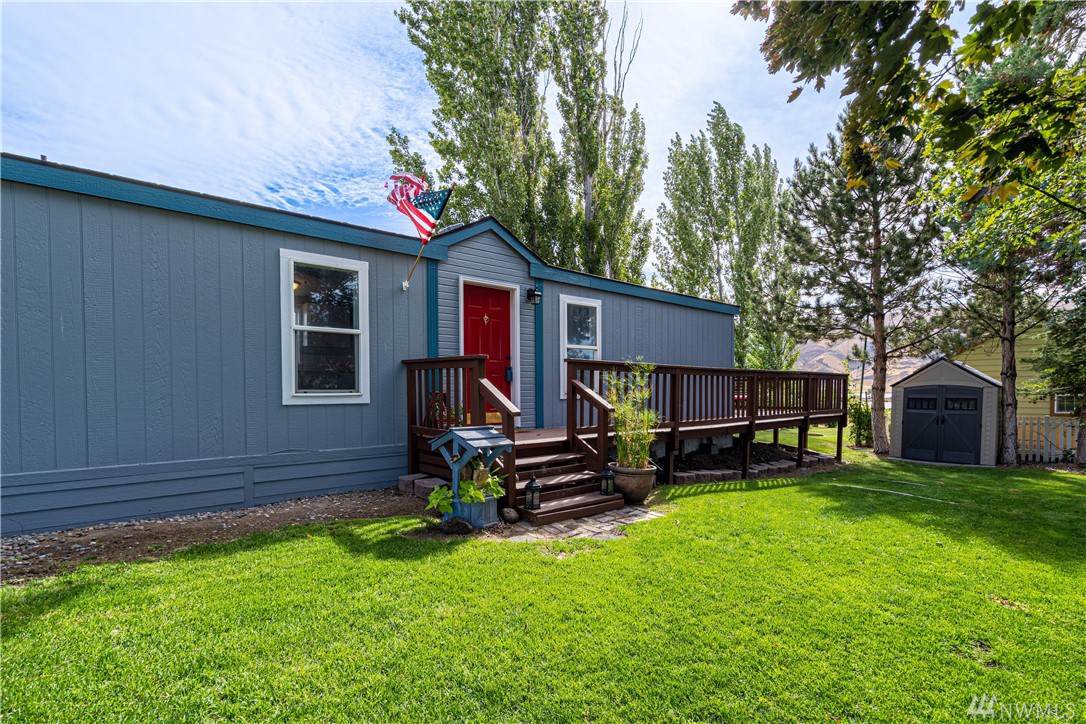 884 Orchard Dr - Photo 1