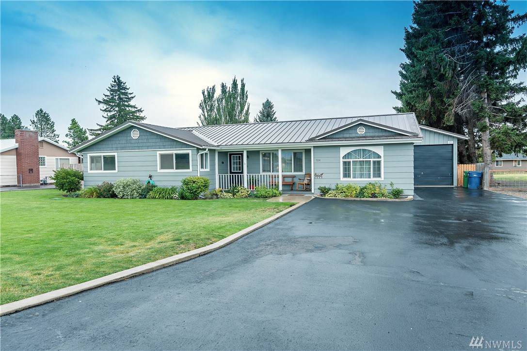 704 15th Avenue - Photo 1