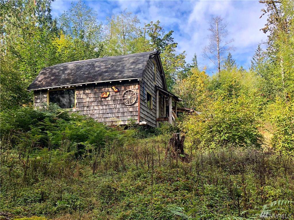 611 Daniels Rd - Photo 1