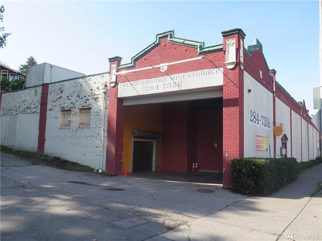 319 Nickerson St - Photo 1