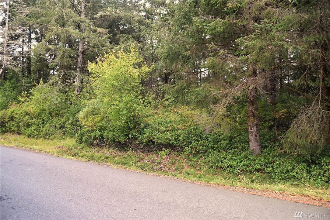 480 Quinault Ave - Photo 1