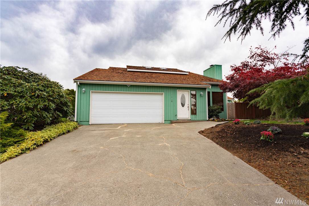 7910 Golf Course Dr - Photo 1