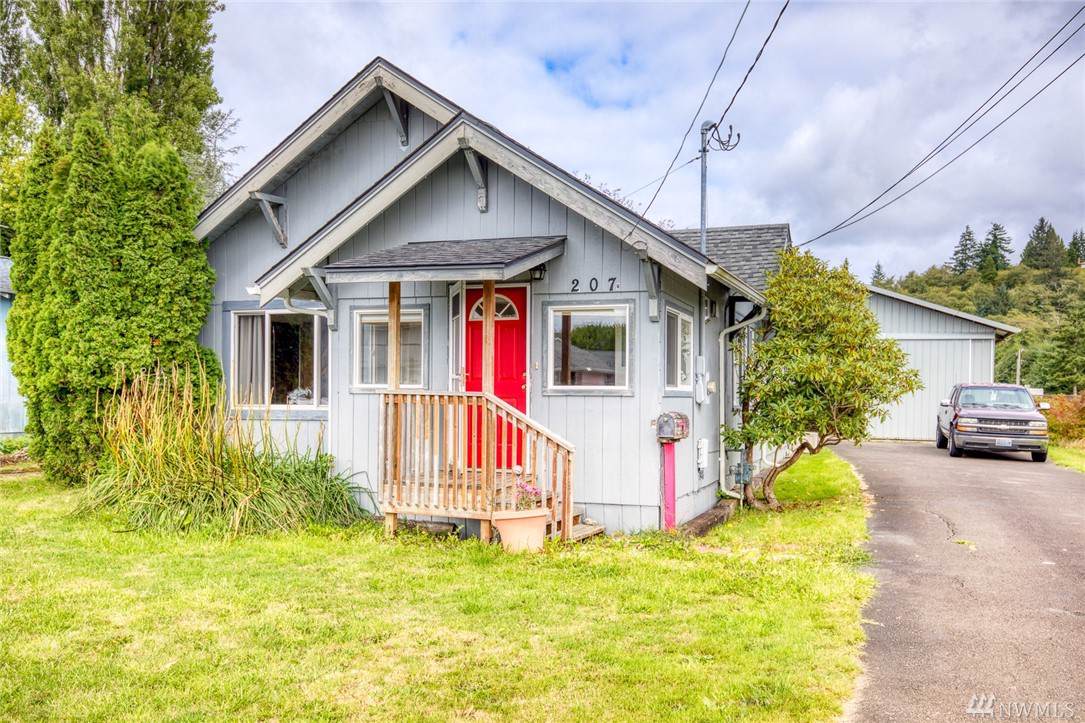 207 Emerson Ave - Photo 1