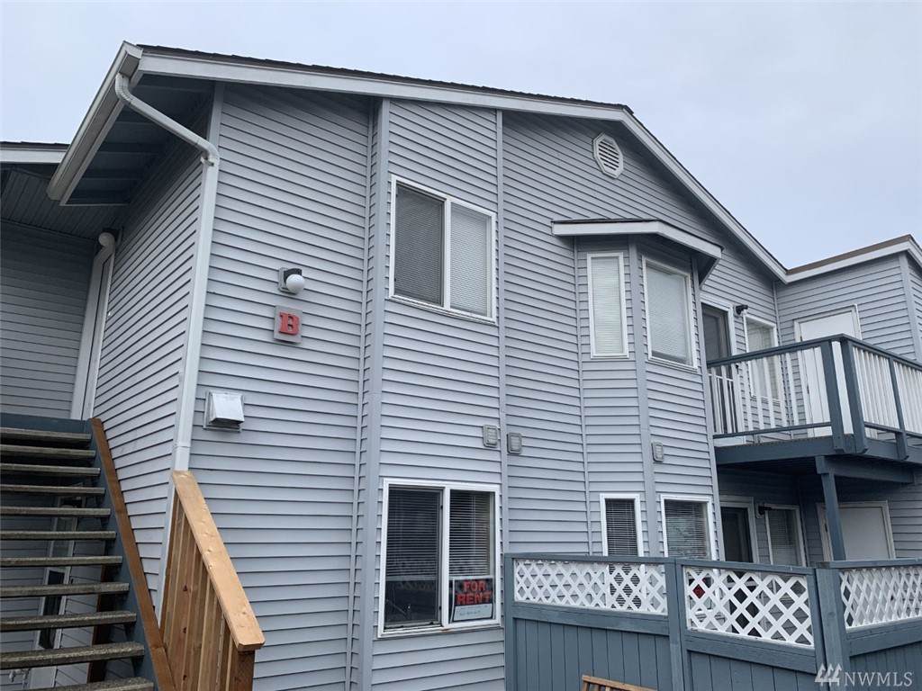 730 8th Ave - Photo 1