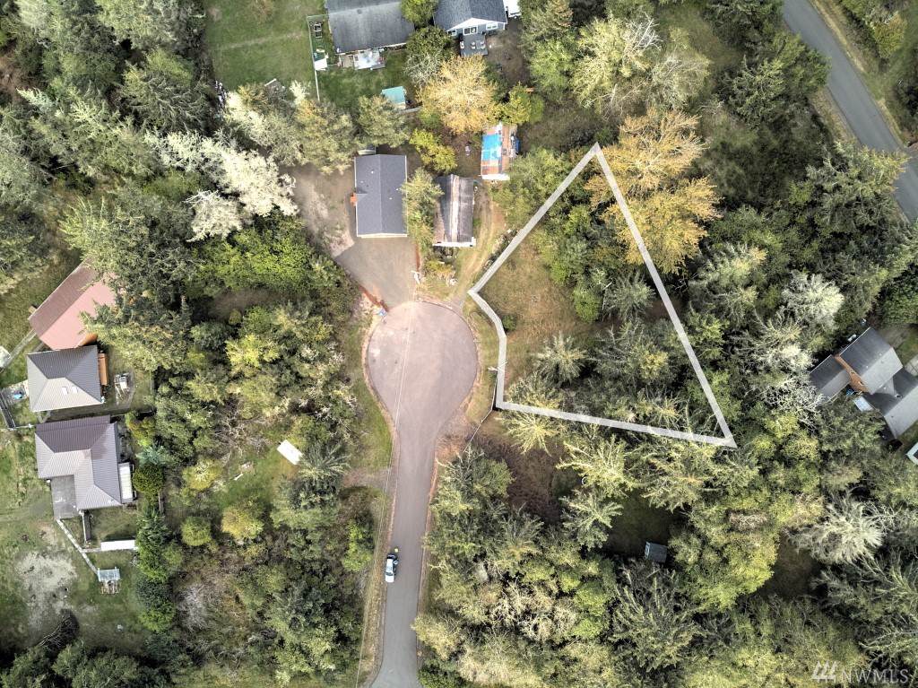 833 Teal Ct - Photo 1