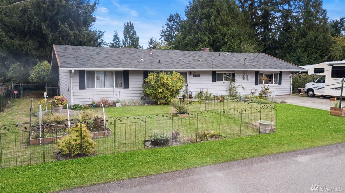 2224 Maxine St - Photo 1