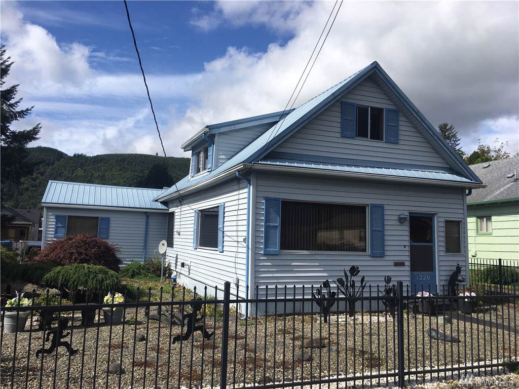 1220 Larch St - Photo 1