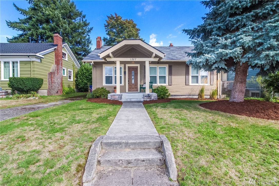 1227 Ridgewood Ave - Photo 1