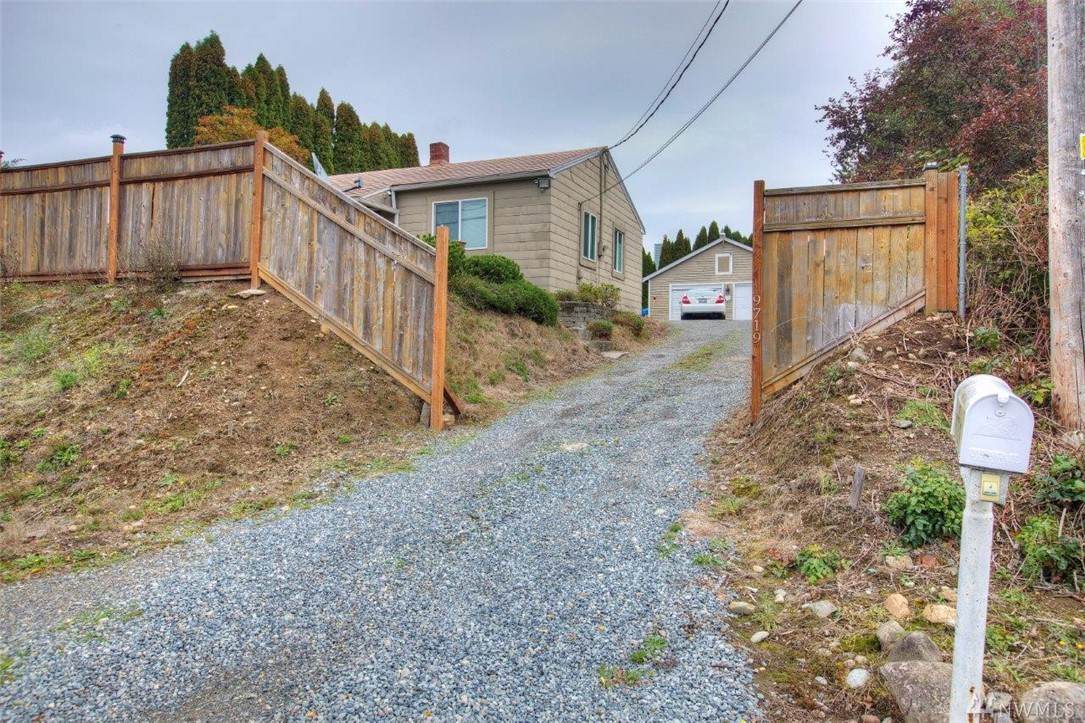 9719 Sheridan Ave - Photo 1