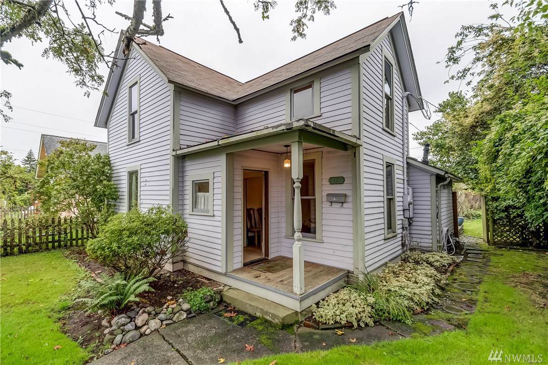 2520 Park St - Photo 1