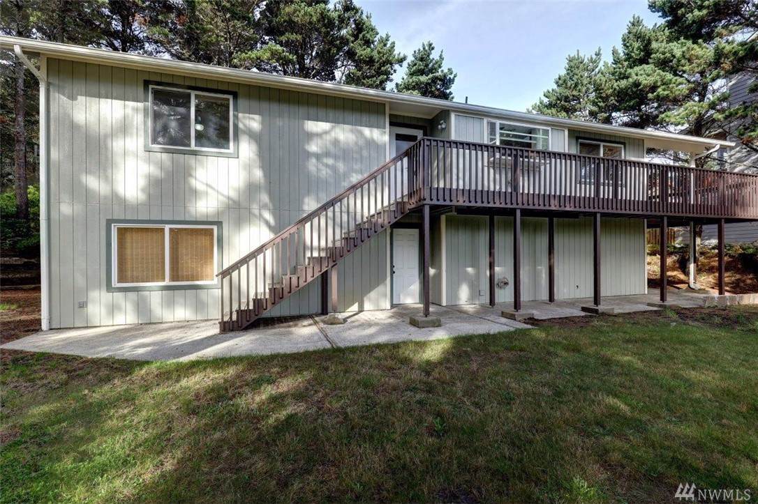 26605 Park Ave - Photo 1